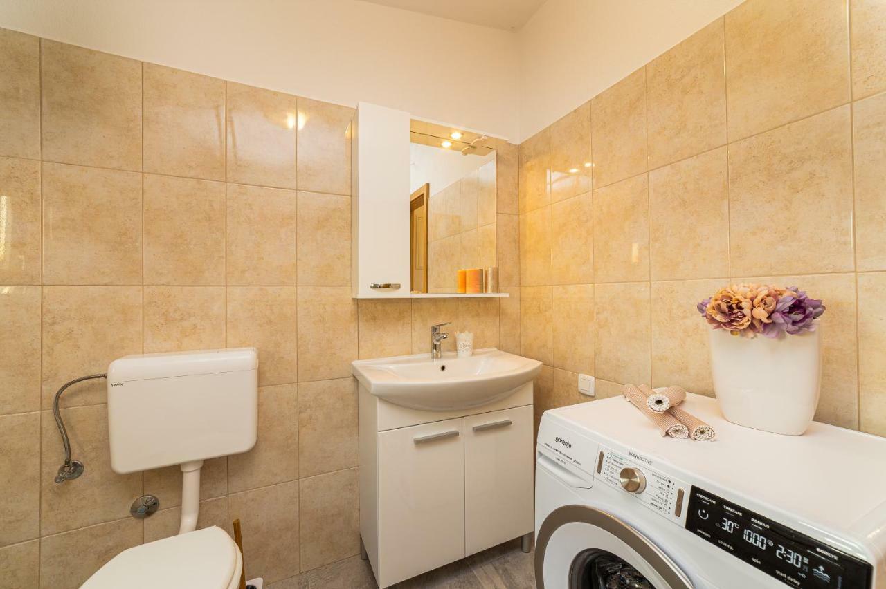 Guest House Pelja Plano Extérieur photo